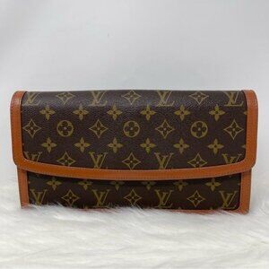 334 Pre Owned Auth Vtg. Louis Vuitton Monogram Pochette Dame GM Clutch 872 TH